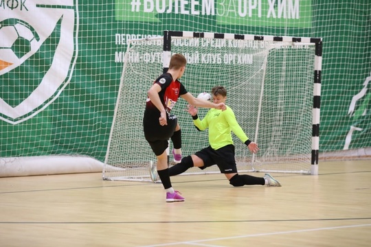 ❤️🖤 ФХНН - УЗОЛА (КОВЕРНИНО) - 7:1 (4:0)

📍 Голы: 1:0 - Зеленцов 2, 2:0 -..