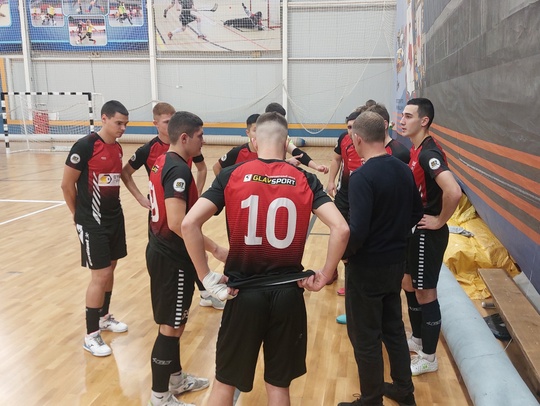❤️🖤 ФХНН-2 - ННГУ - 3:6

Голы: Ченин-2,..