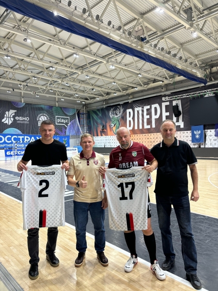 ❤🖤 ВРУЧИЛИ ИГРОВЫЕ ФУТБОЛКИ ФХНН НИКОЛАЮ ХОДОВУ И СЕРГЕЮ..